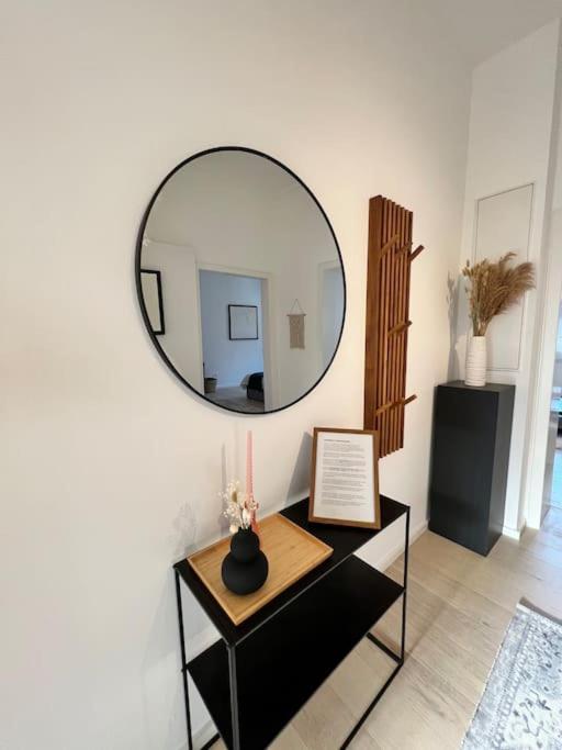 Spacestays Designer Apartment Netflix Wifi Playstation 4 Balkon إسن المظهر الخارجي الصورة