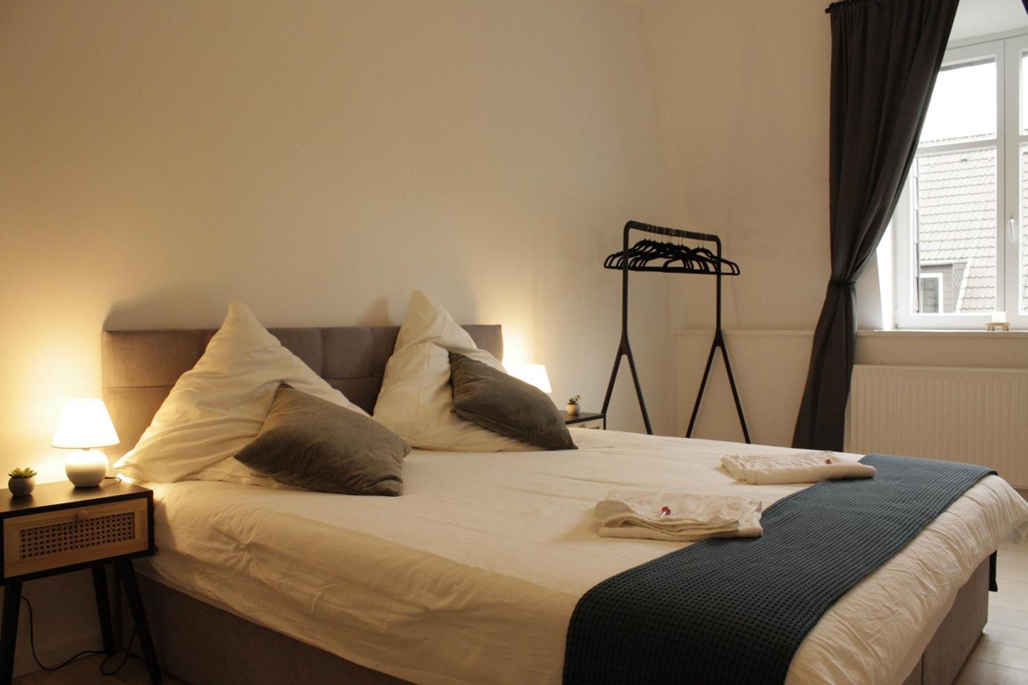 Spacestays Designer Apartment Netflix Wifi Playstation 4 Balkon إسن المظهر الخارجي الصورة